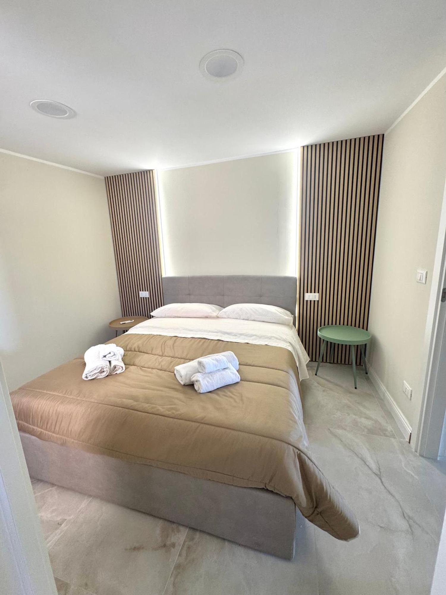 Charm Airport Bed and Breakfast Reggio di Calabria Exteriör bild
