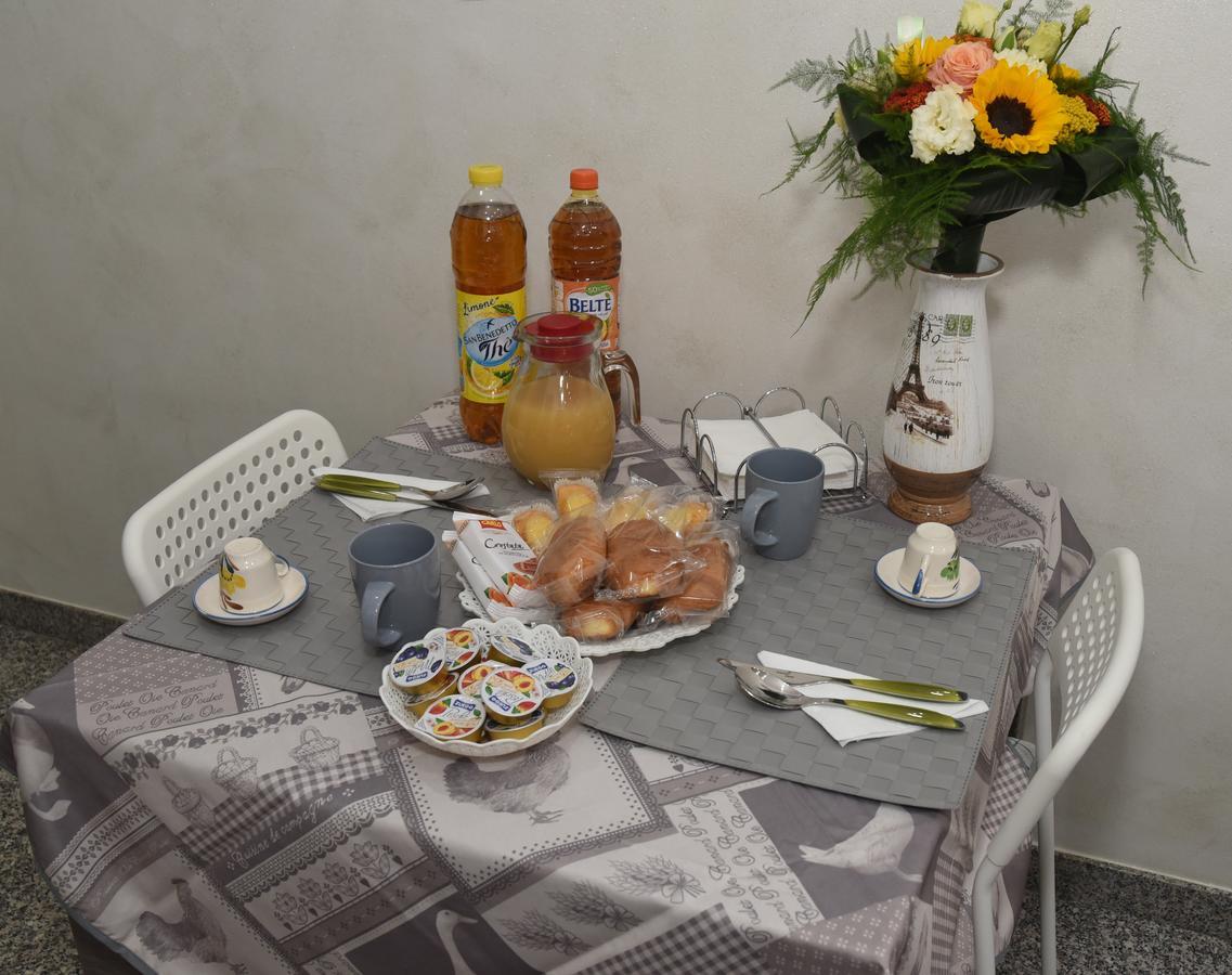 Charm Airport Bed and Breakfast Reggio di Calabria Exteriör bild